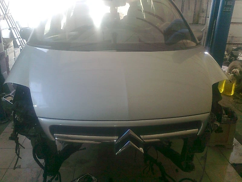 капак преден за Ситроен Ц8