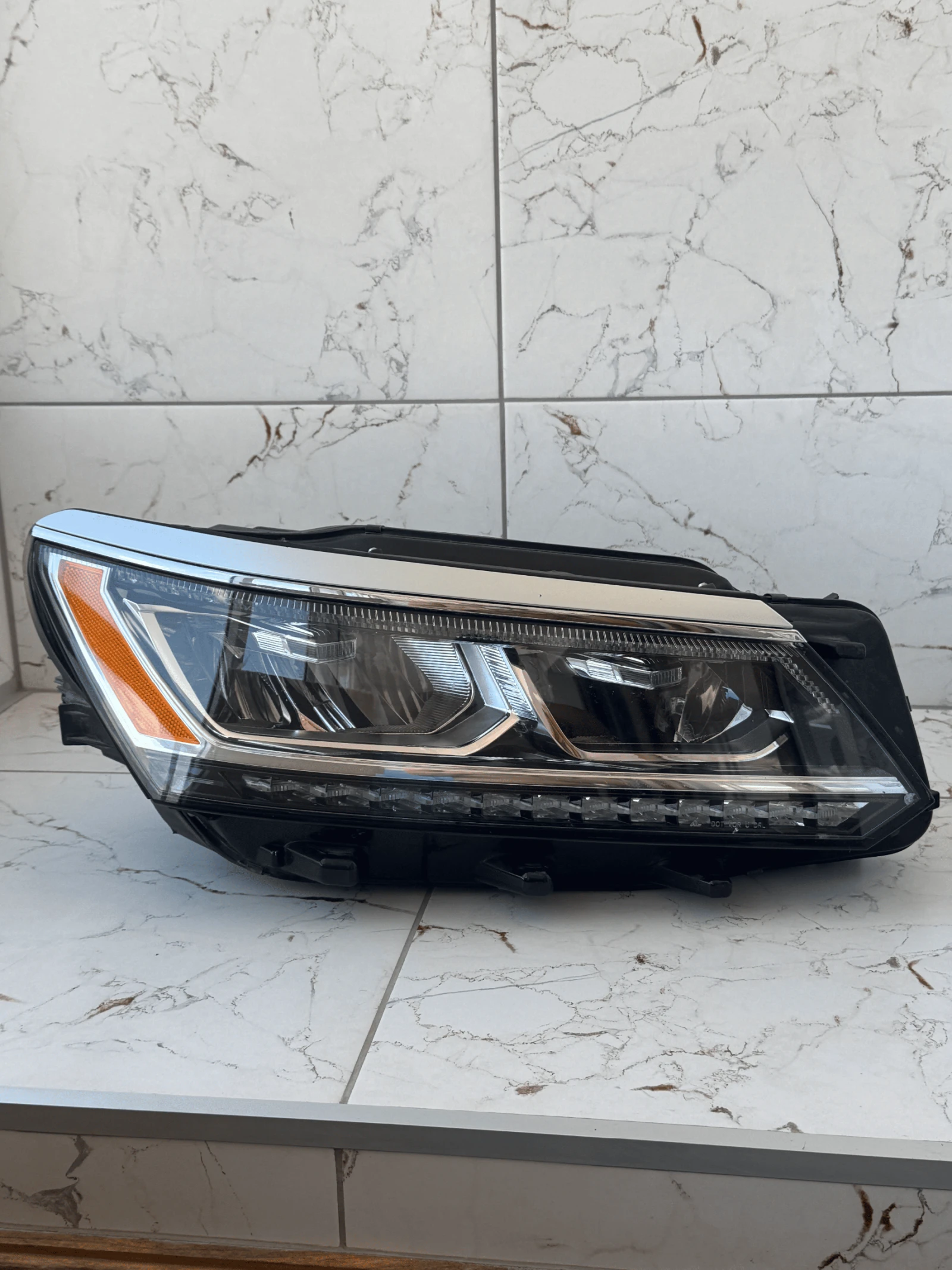 Десен LED фар VW Passat B8 2016 USA