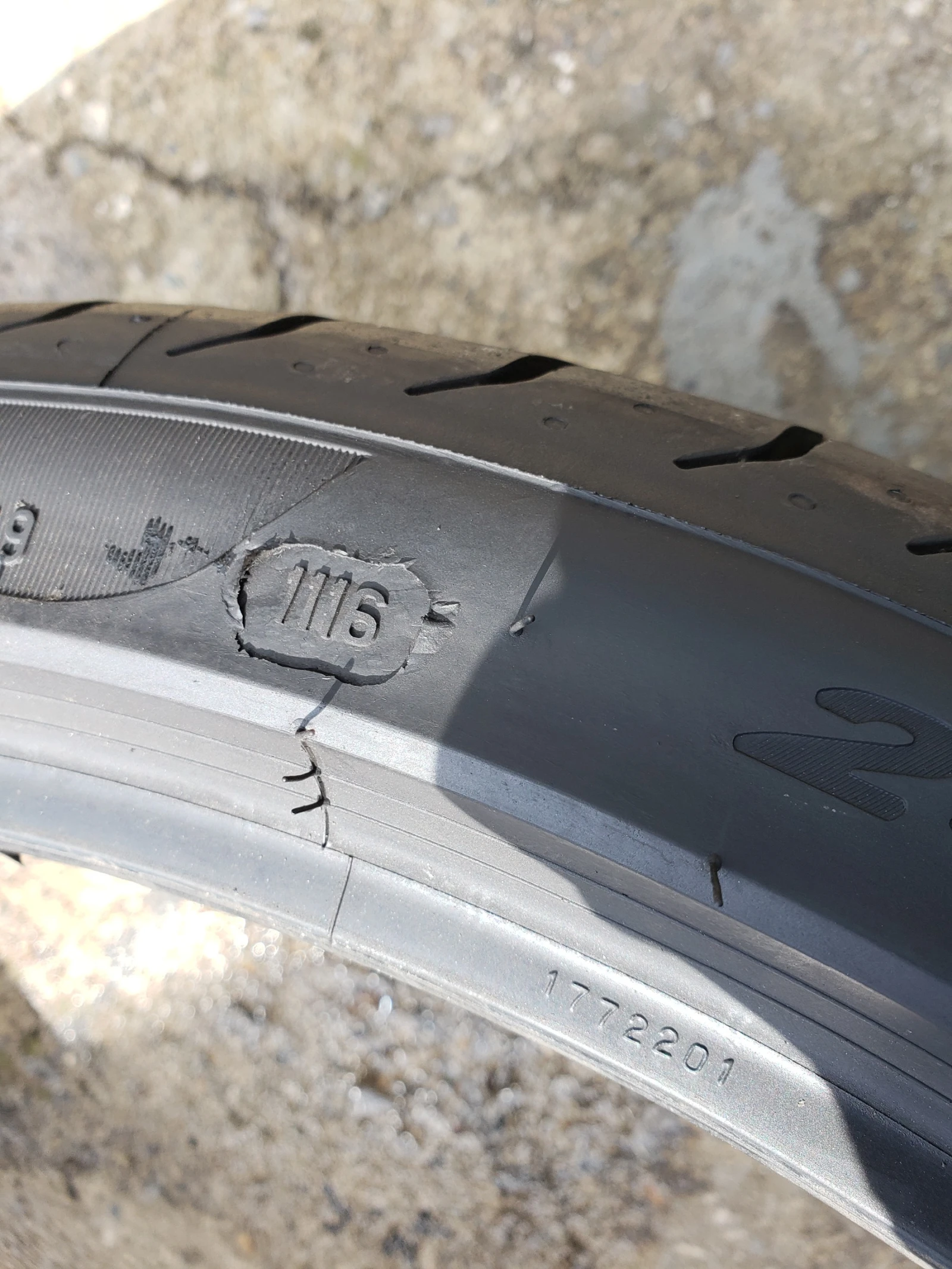 Гуми Летни 245/35R21, снимка 4 - Гуми и джанти - 54387864