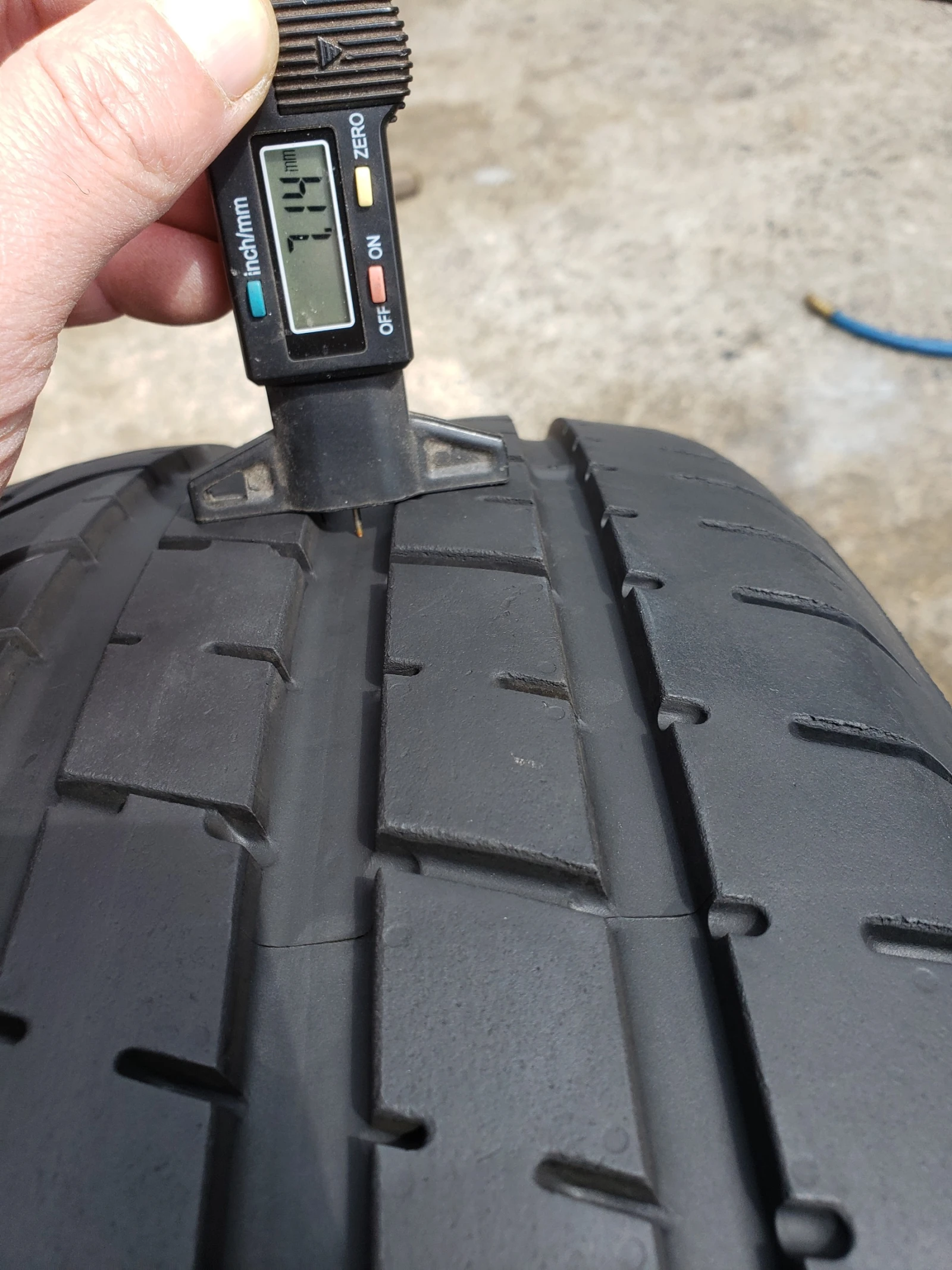 Гуми Летни 245/35R21, снимка 5 - Гуми и джанти - 54387864