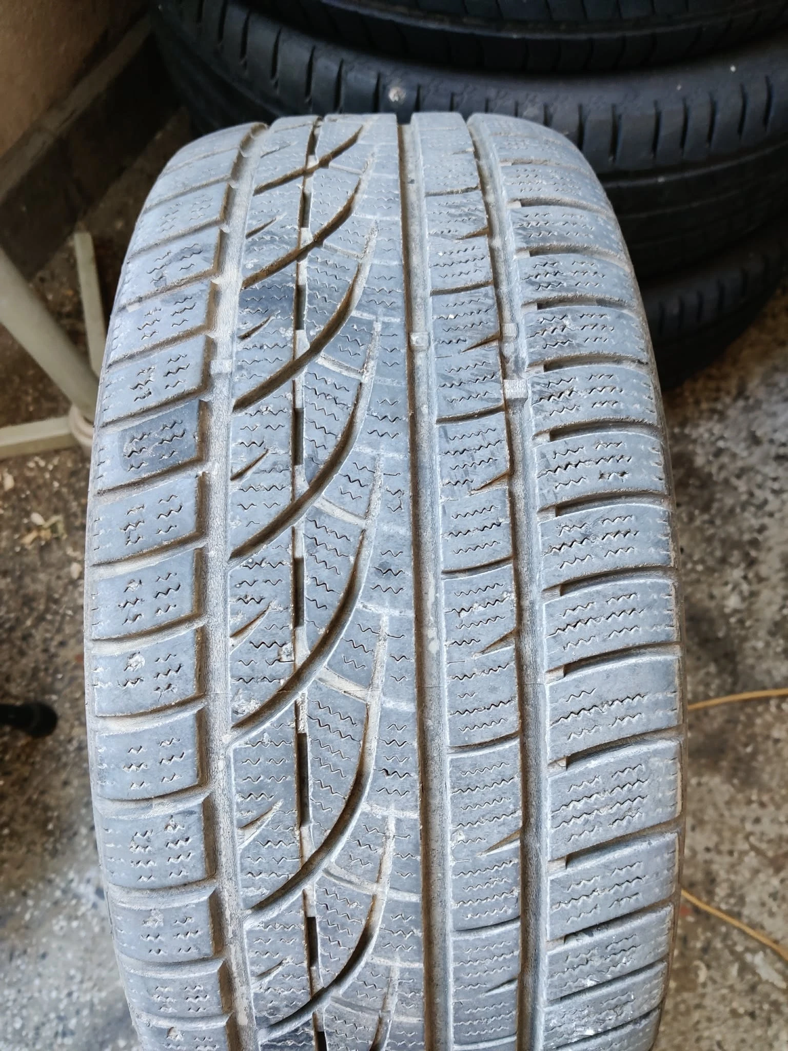 Гуми Зимни 225/45R17