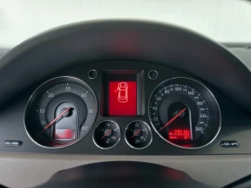 VW Passat 2.0TDI = Sportline = Xenon = CarPlay = Solar = PDC, снимка 12