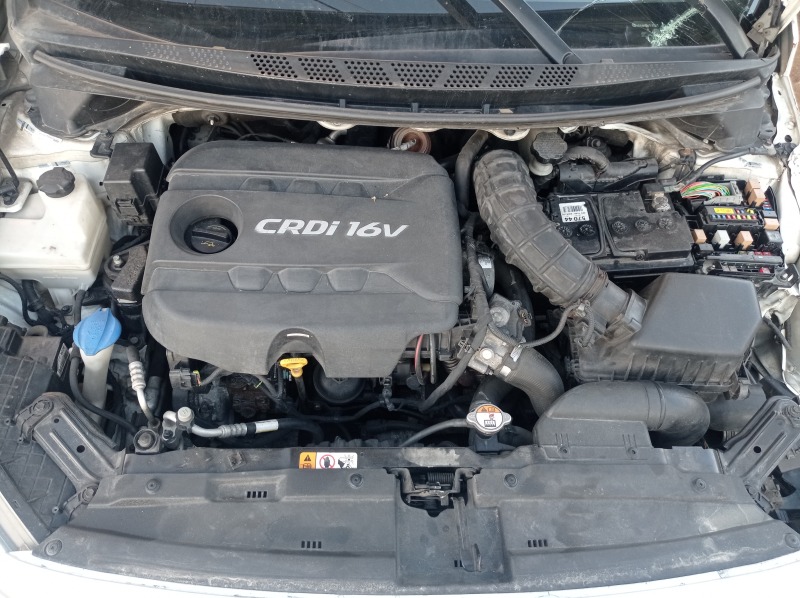 Kia Ceed 1.6 GRD, снимка 5 - Автомобили и джипове - 44289654