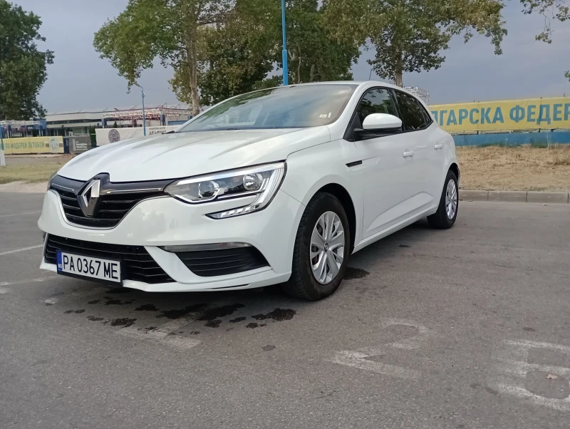 Renault Megane 1.2   4 цилиндъра регистрирана , снимка 2 - Автомобили и джипове - 49442920