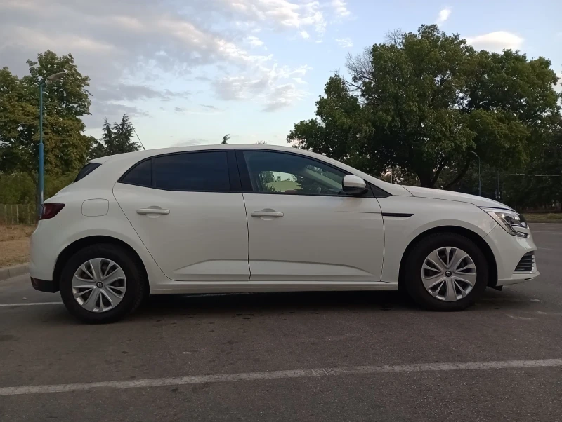 Renault Megane 1.2   4 цилиндъра регистрирана , снимка 6 - Автомобили и джипове - 49442920