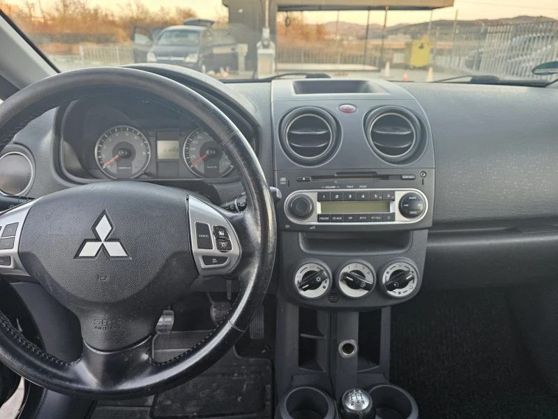 Mitsubishi Colt 1.3i, снимка 7 - Автомобили и джипове - 47889768