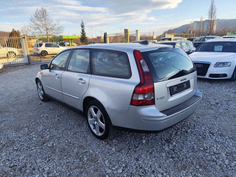 Volvo V50 2.0 дизел Италия, снимка 8 - Автомобили и джипове - 48883588