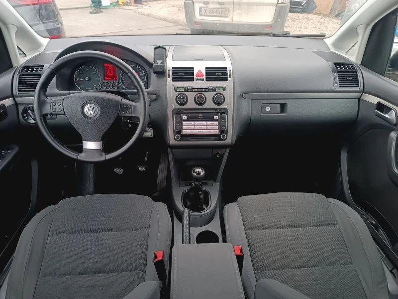 VW Touran 2.0TDI HIGHLINE NAVI 6+ 1, снимка 7 - Автомобили и джипове - 48981960