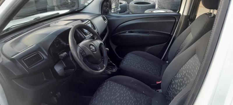 Opel Combo 1.3 90k.c, снимка 5 - Автомобили и джипове - 49220179