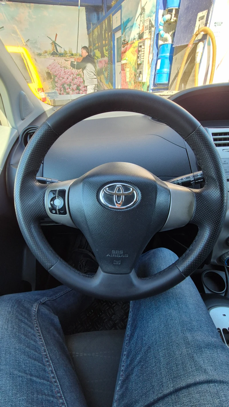 Toyota Yaris, снимка 10 - Автомобили и джипове - 49413957