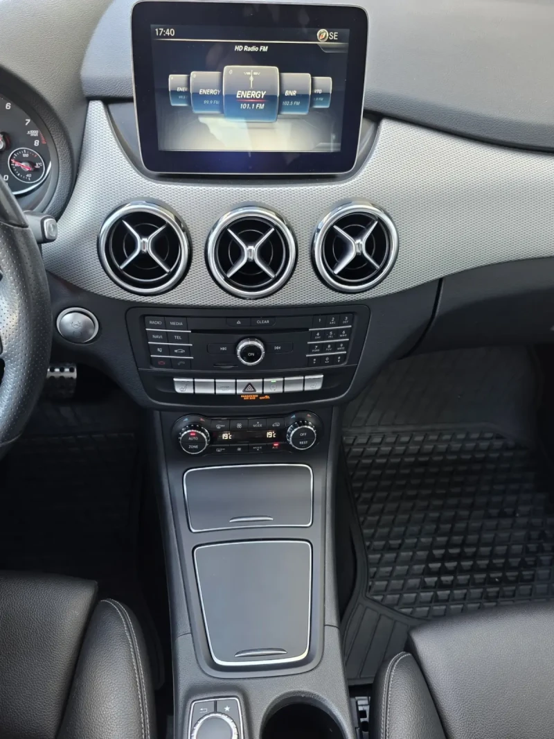 Mercedes-Benz B 250, снимка 13 - Автомобили и джипове - 50983755