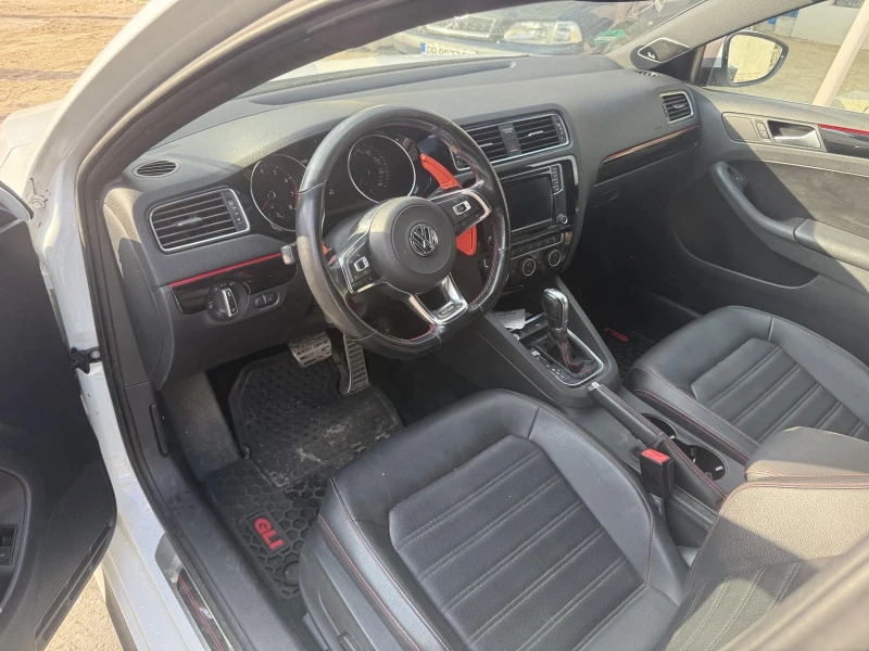 VW Jetta 2.0 Turbo, снимка 10 - Автомобили и джипове - 52643011