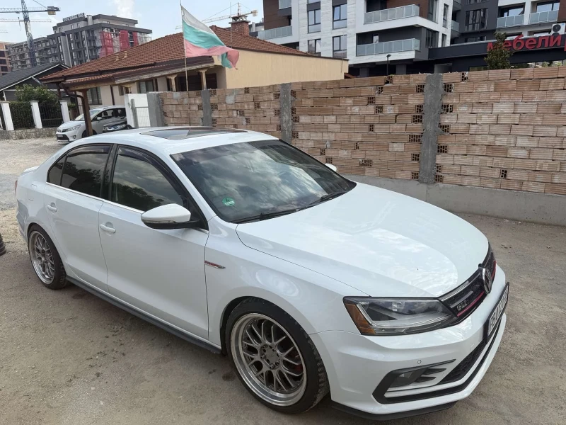 VW Jetta 2.0 Turbo, снимка 2 - Автомобили и джипове - 52643011