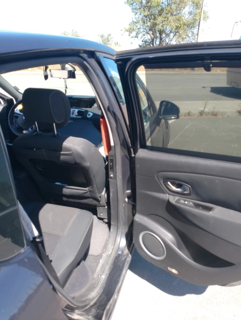 Renault Scenic X-MOD, снимка 13 - Автомобили и джипове - 51576694