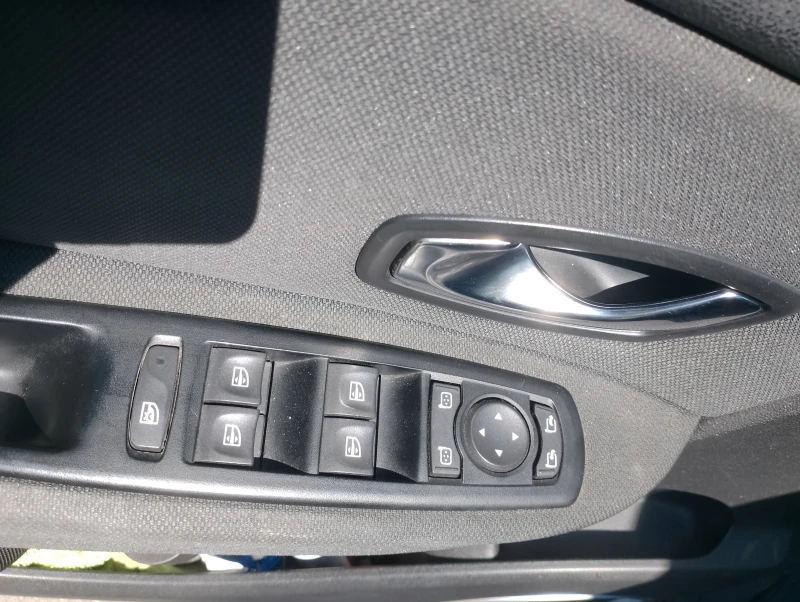 Renault Scenic X-MOD, снимка 10 - Автомобили и джипове - 51576694