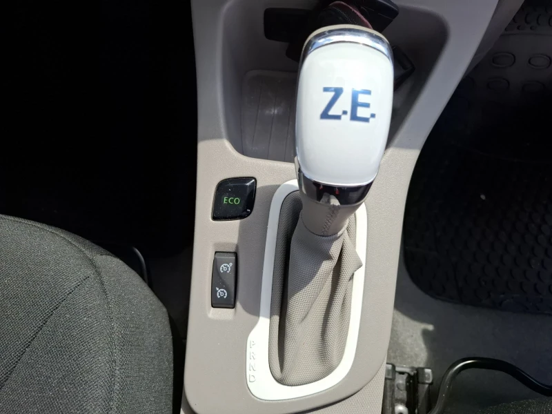 Renault Zoe ZE40 , снимка 9 - Автомобили и джипове - 52371794