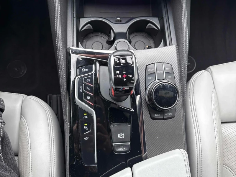 BMW M5 * Sedan * CARFAX * БЕЗ ПЪРВОНАЧАЛНА ВНОСКА, снимка 12 - Автомобили и джипове - 52972962