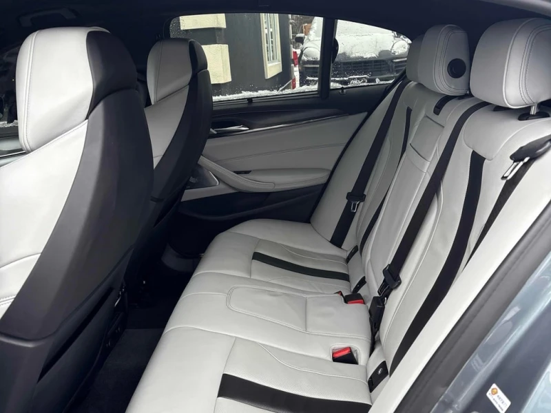 BMW M5 * Sedan * CARFAX * БЕЗ ПЪРВОНАЧАЛНА ВНОСКА, снимка 10 - Автомобили и джипове - 52972962