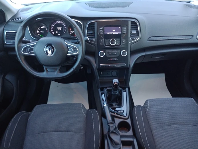 Renault Megane 1.2   4 цилиндъра регистрирана  - изображение 9