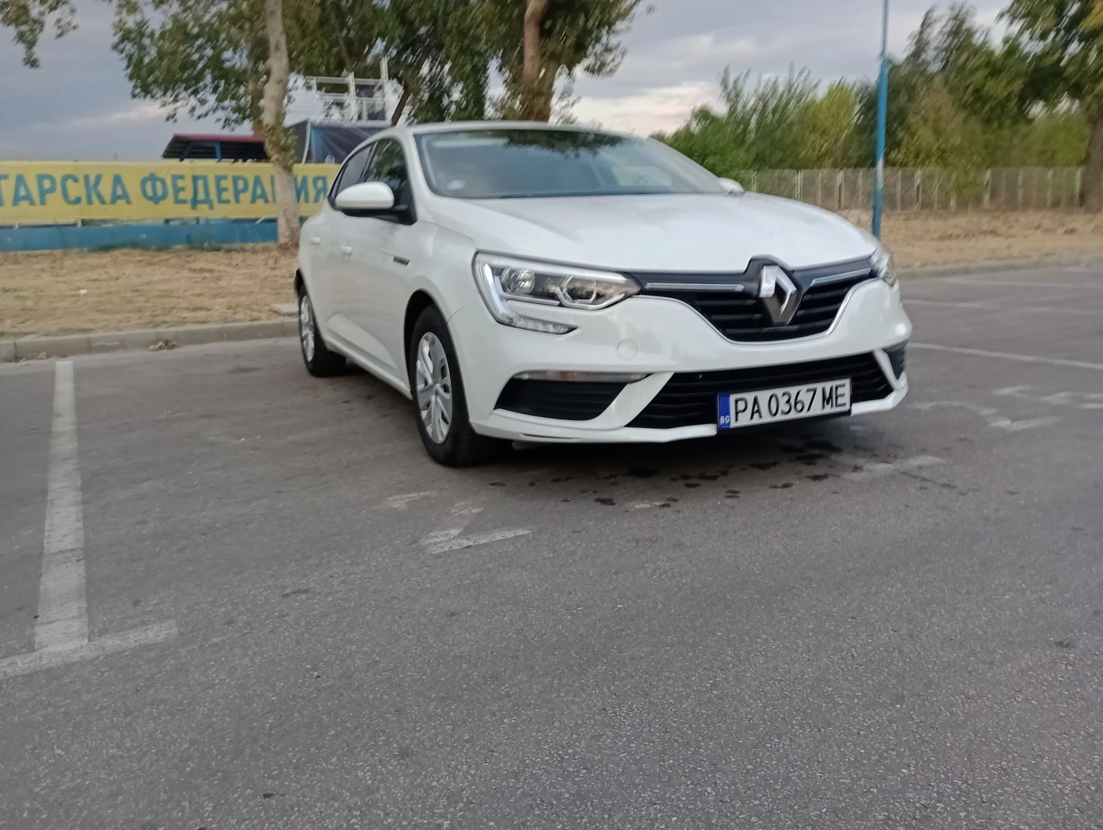 Renault Megane 1.2   4 цилиндъра регистрирана  - изображение 3