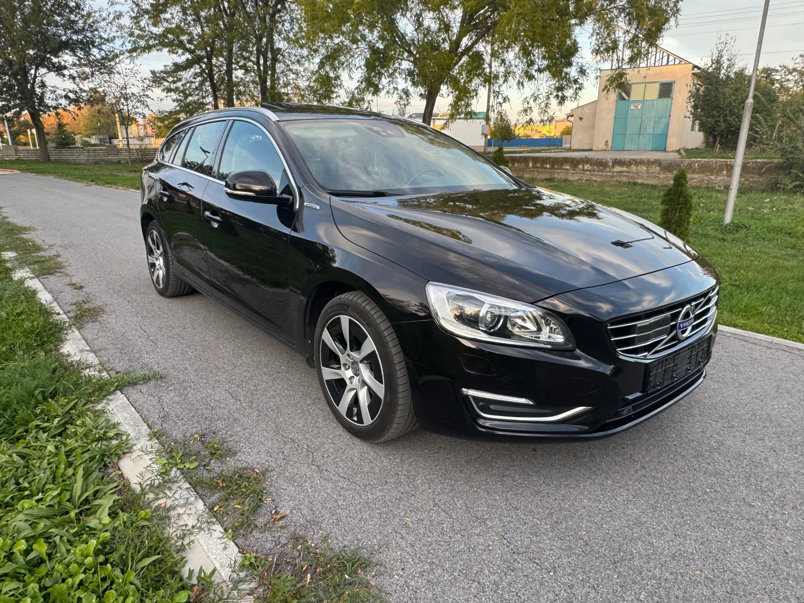 Volvo V60 Full  - изображение 2