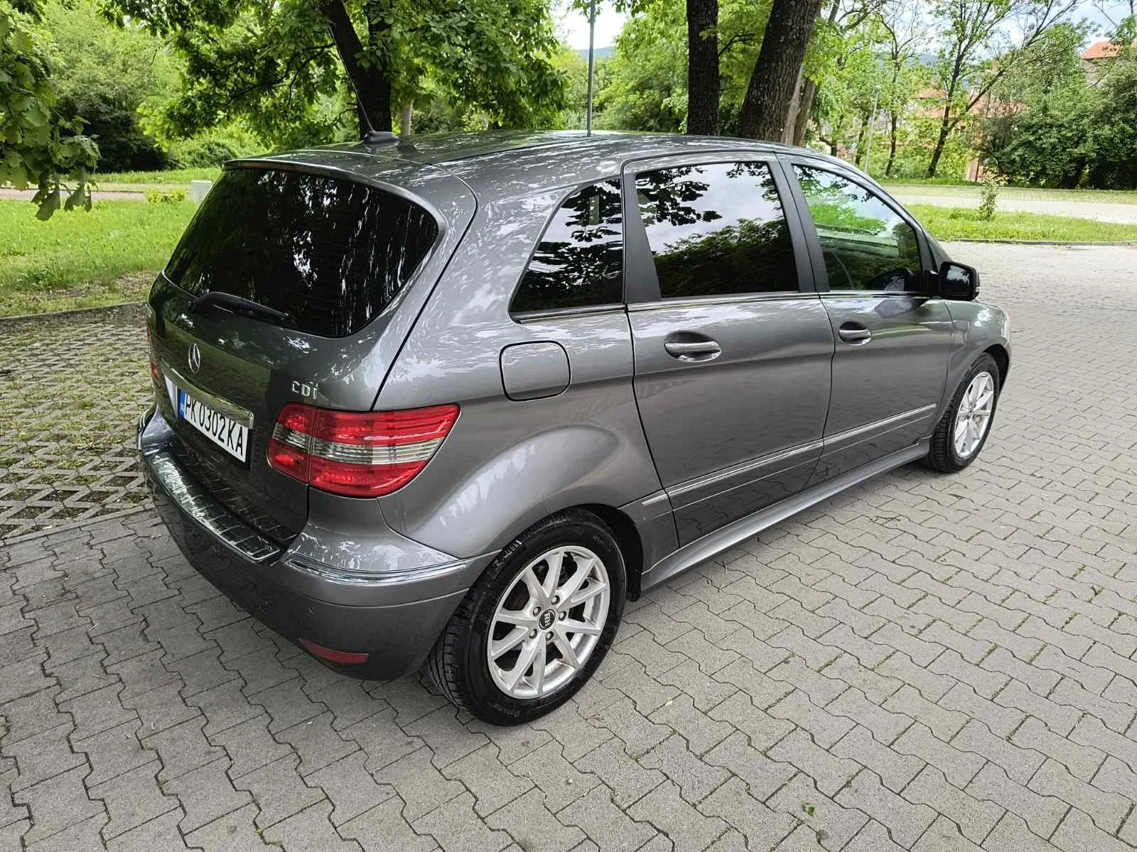 Mercedes-Benz B 180  - изображение 8