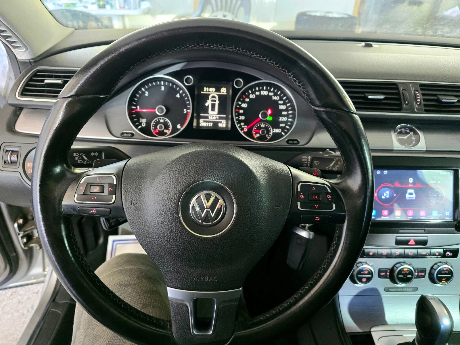 VW Passat 2.0TDI/LED/NAVI - изображение 10