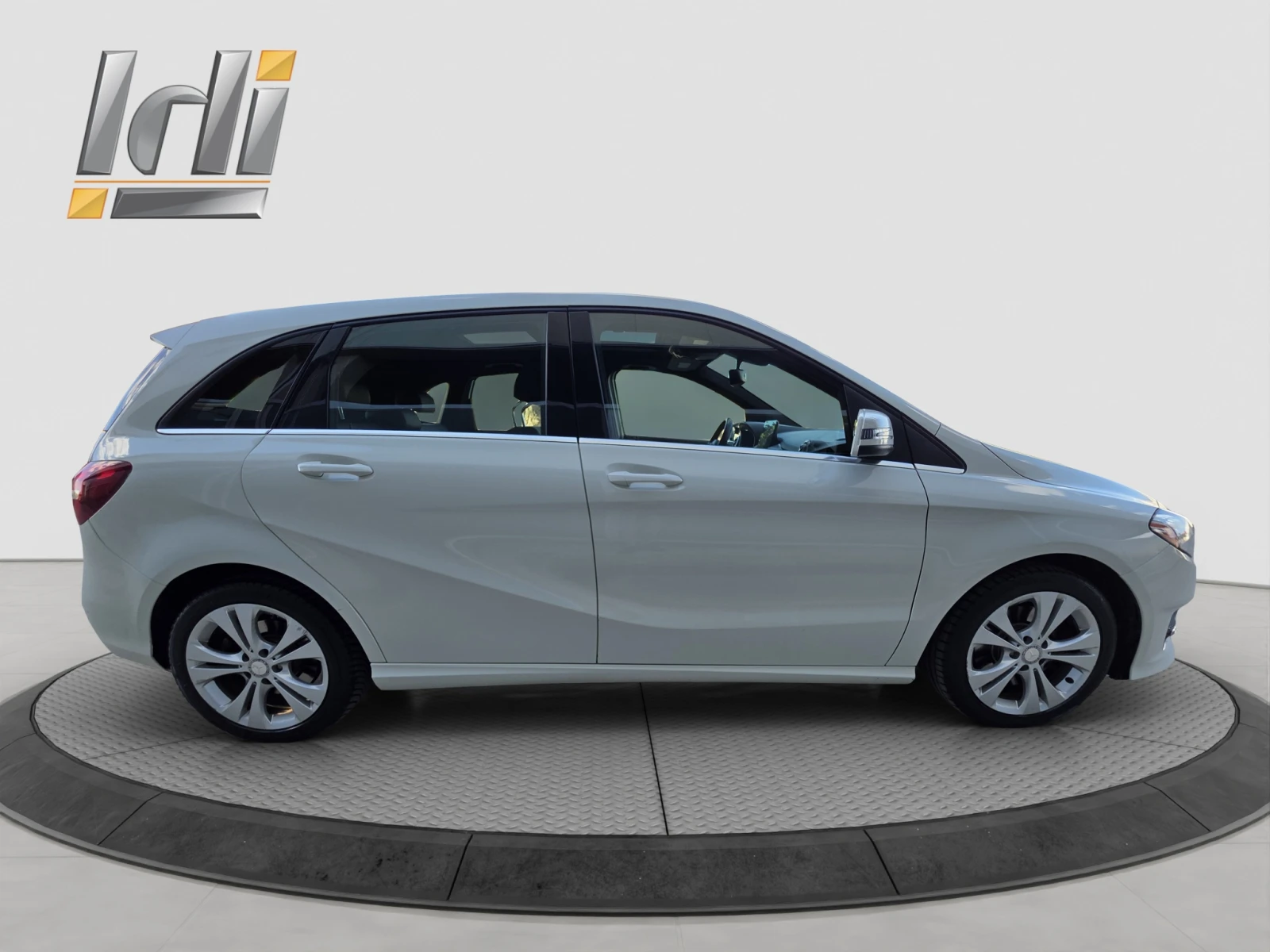 Mercedes-Benz B 250  - изображение 7