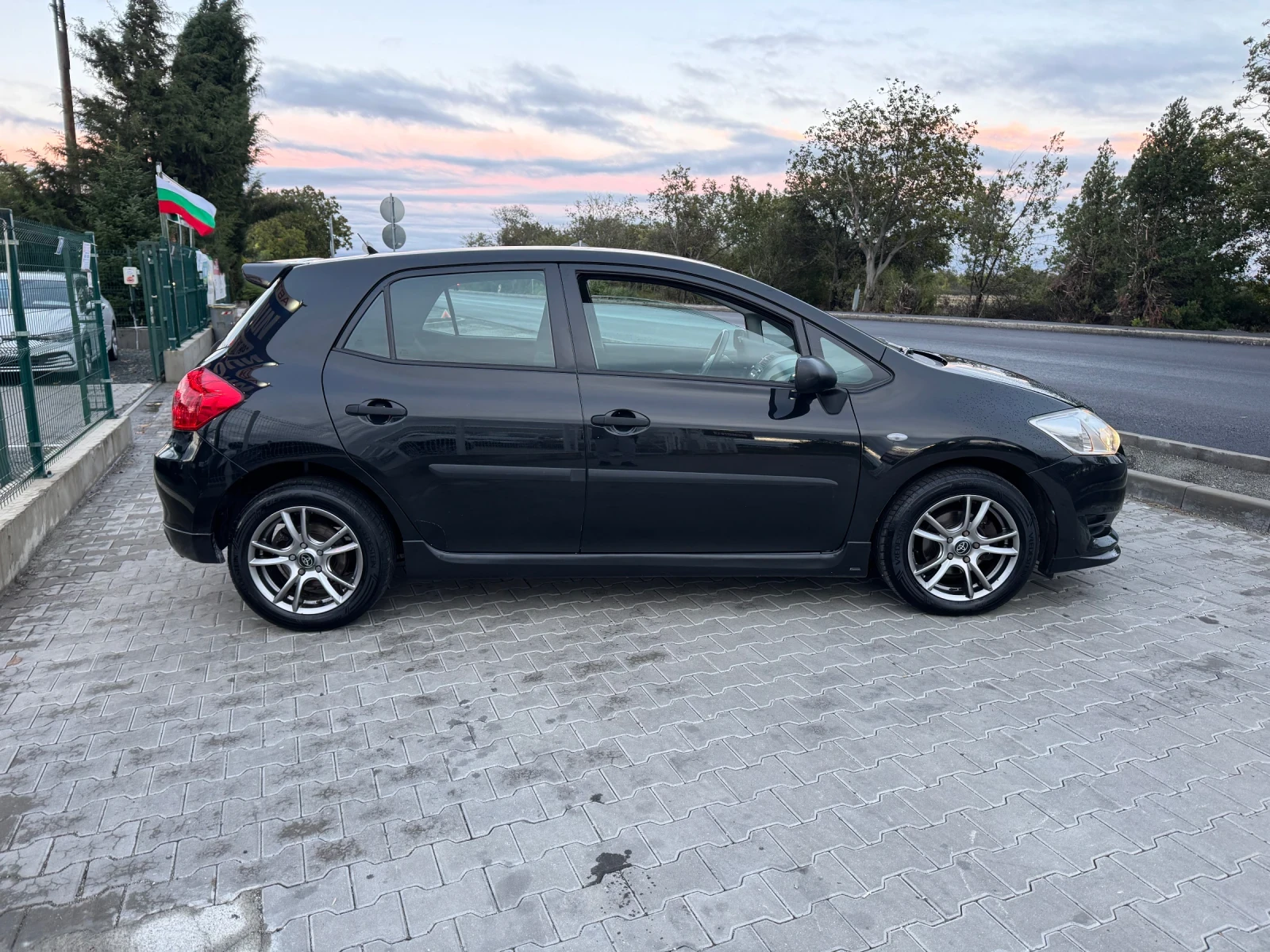 Toyota Auris 1.4 D4D 90К.С  - изображение 5