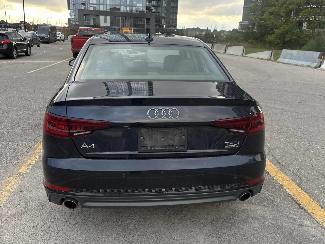 Audi A4 * АВТО КРЕДИТ* ЦЕНА ДО БГ * Сервизна история *  - изображение 3