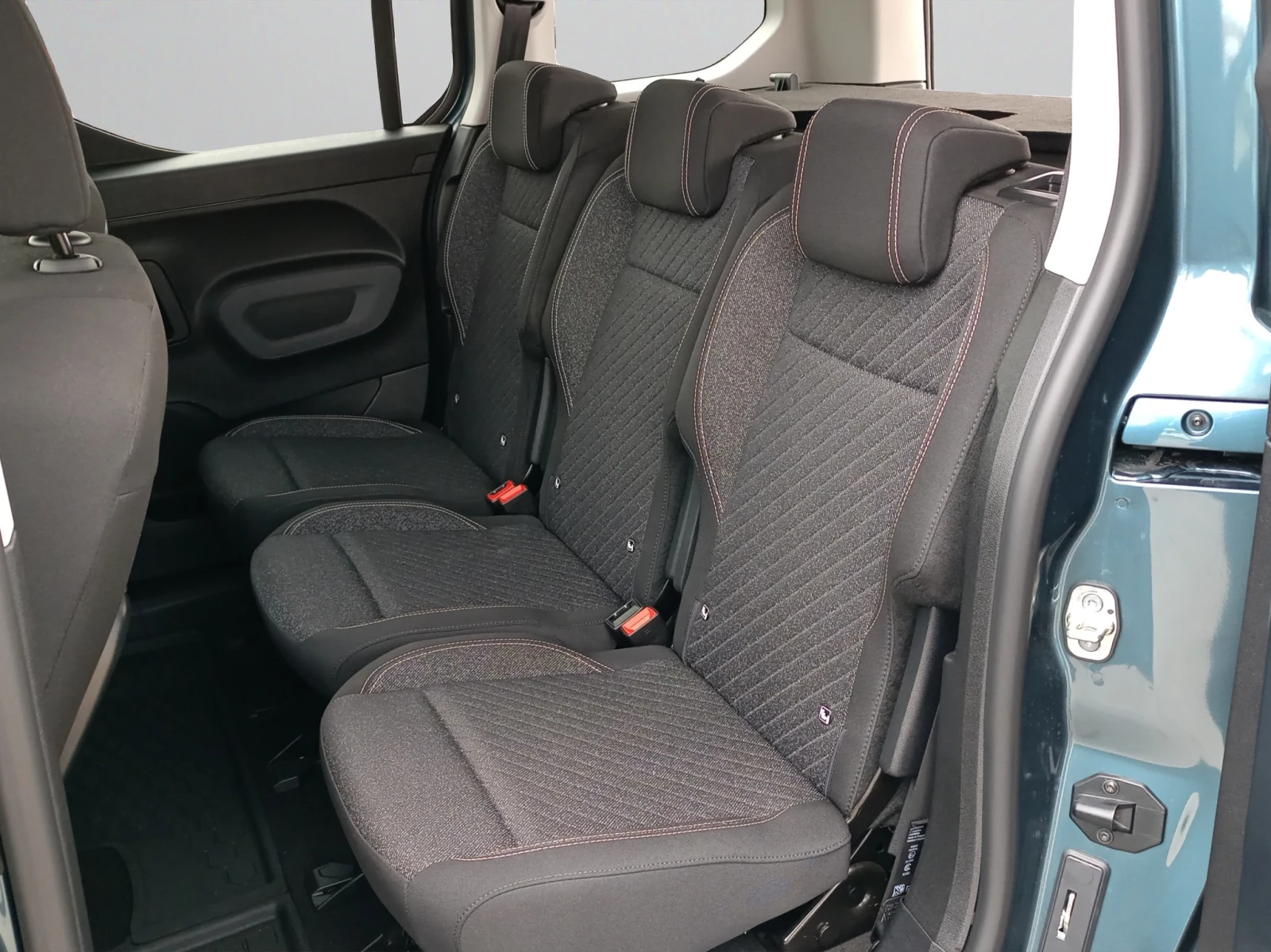 Peugeot Rifter MCA MPV Standard ALLURE 1.5 BlueHDI 130 EAT8 S&S E | Mobile.bg � ����������� 11