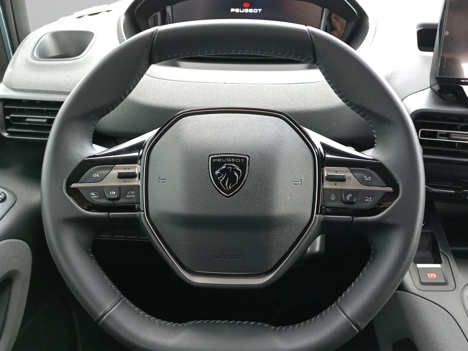 Peugeot Rifter MCA MPV Standard ALLURE 1.5 BlueHDI 130 EAT8 S&S E | Mobile.bg � ����������� 12