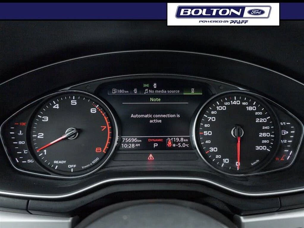 Audi A4 Quattro* Komfort* АвтоКредит* (ЦЕНА ДО БГ), снимка 8 - Автомобили и джипове - 54040569