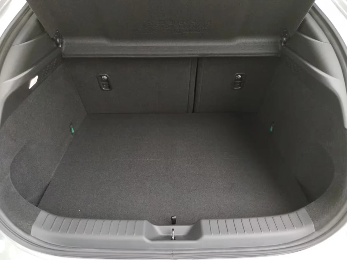 Mazda MX-30 eSKYACTIV/145HP/ADVANTAGE/MATRIX/CAM/HUD/NAVI/116q, снимка 16 - Автомобили и джипове - 54070407