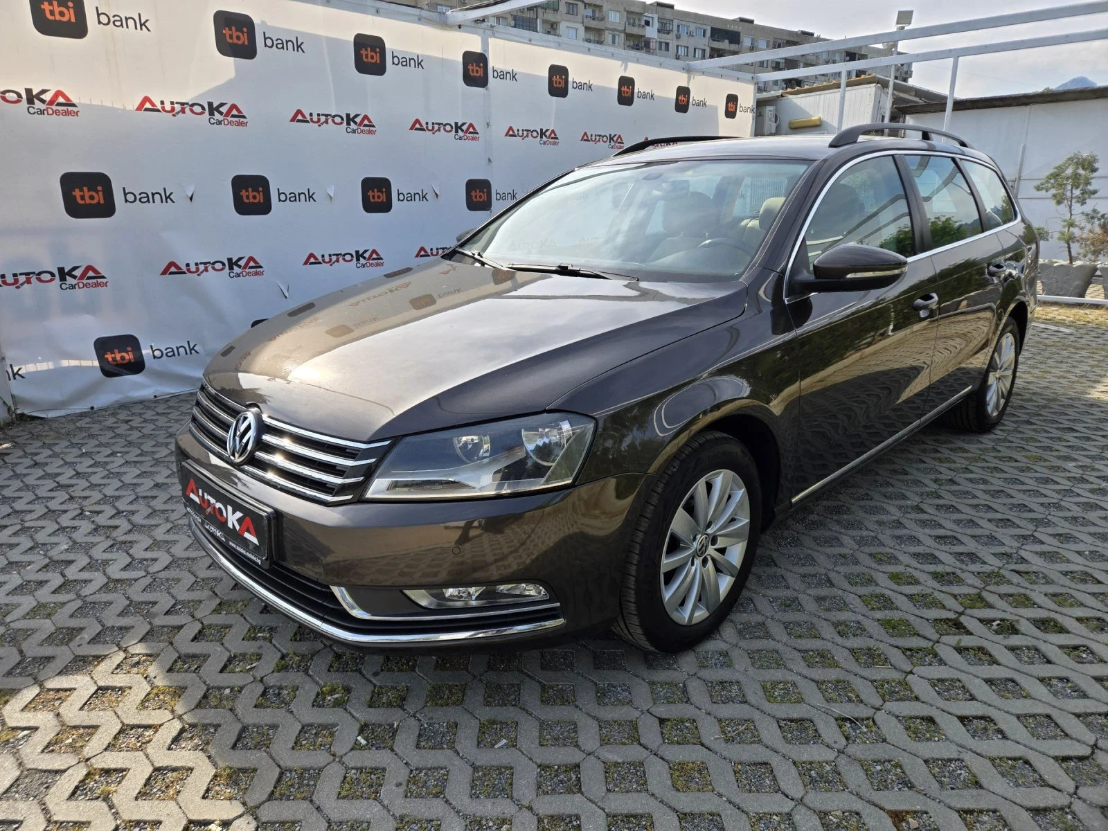 VW Passat 1.6TDI-105кс= АВТОМАТ= НАВИ= АВТОПИЛОТ= HIGHLINE, снимка 6 - Автомобили и джипове - 54457354