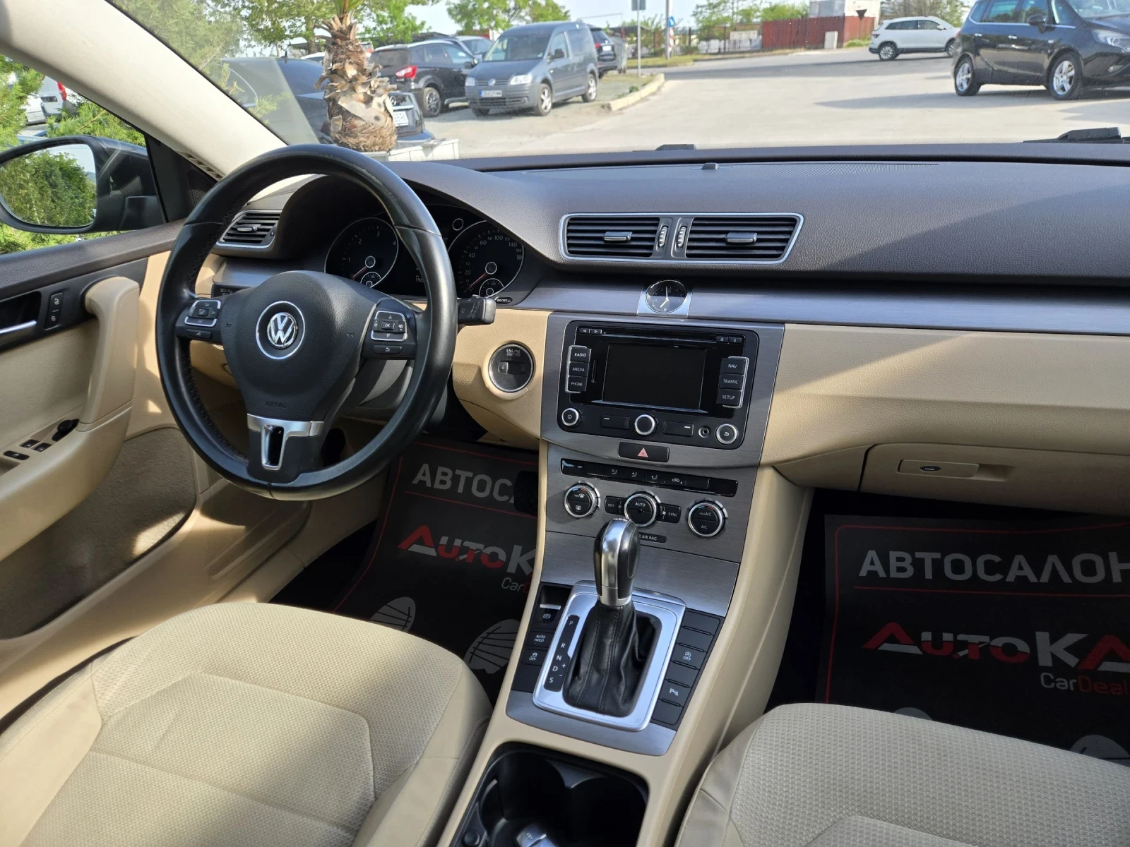 VW Passat 1.6TDI-105кс= АВТОМАТ= НАВИ= АВТОПИЛОТ= HIGHLINE, снимка 13 - Автомобили и джипове - 54457354