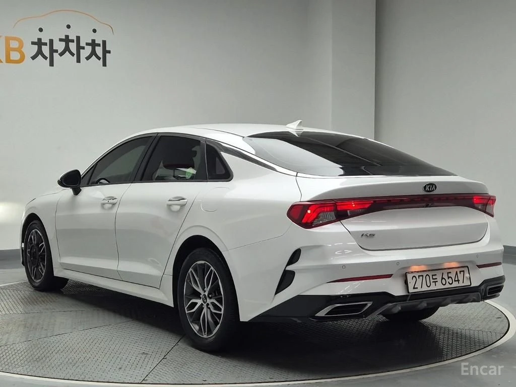 Kia K5 2.0 Trendy* ПОДГРЕВ* КАМЕРА* KEYLESS* КРАЙНА ЦЕНА*, снимка 4 - Автомобили и джипове - 54497470