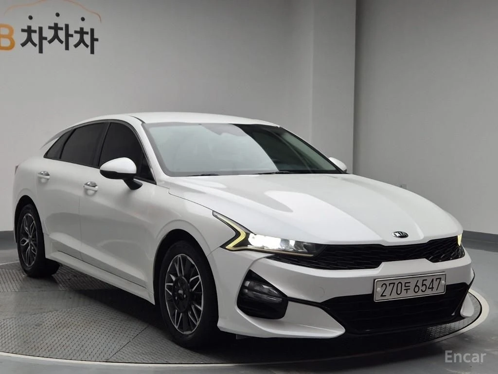Kia K5 2.0 Trendy* ПОДГРЕВ* КАМЕРА* KEYLESS* КРАЙНА ЦЕНА*, снимка 2 - Автомобили и джипове - 54497470