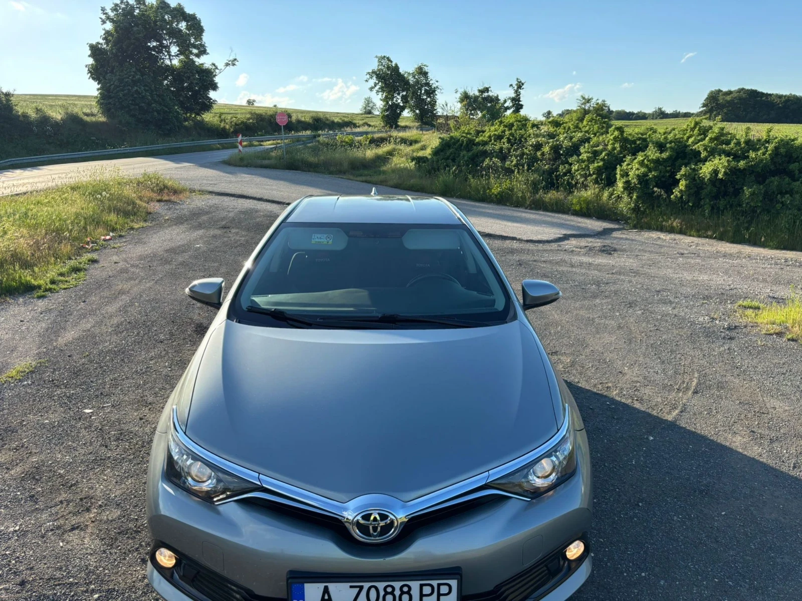 Toyota Auris 1.2 d4t, снимка 2 - Автомобили и джипове - 54692084