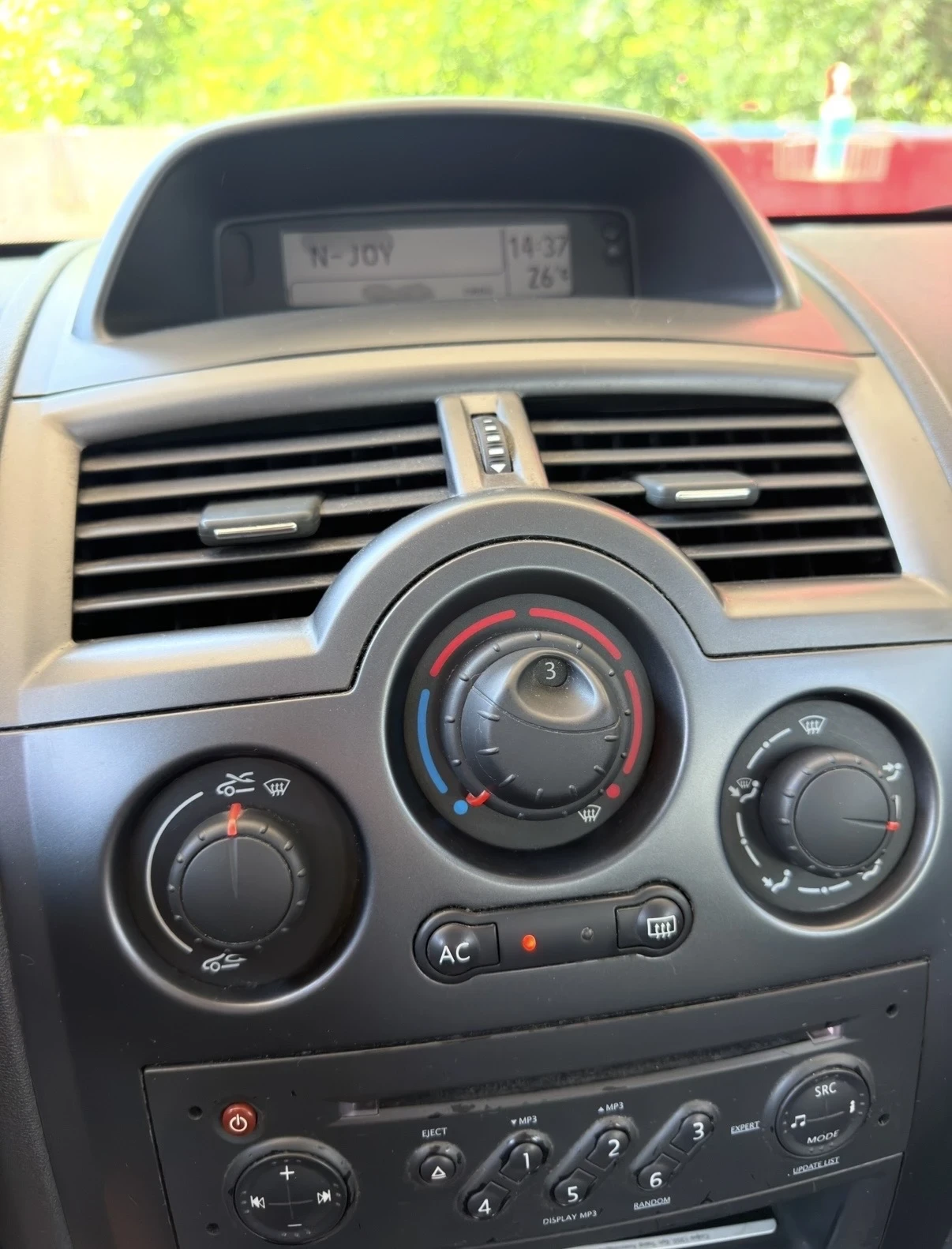 Renault Megane НОВА !! РЕАЛНИ КМ !! ЕВРО 4 , снимка 10 - Автомобили и джипове - 54792444