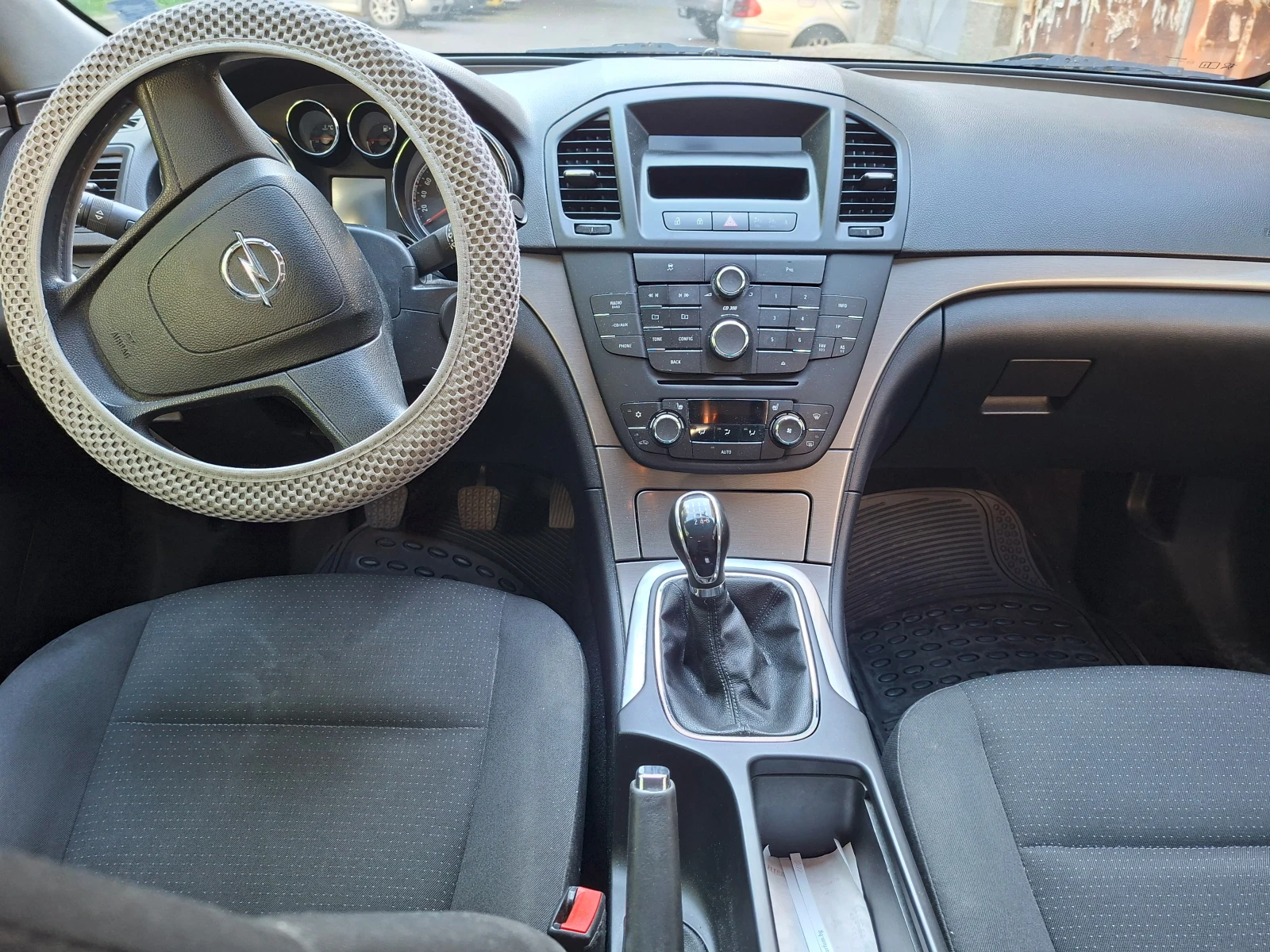 Opel Insignia 1.6, снимка 9 - Автомобили и джипове - 55097521