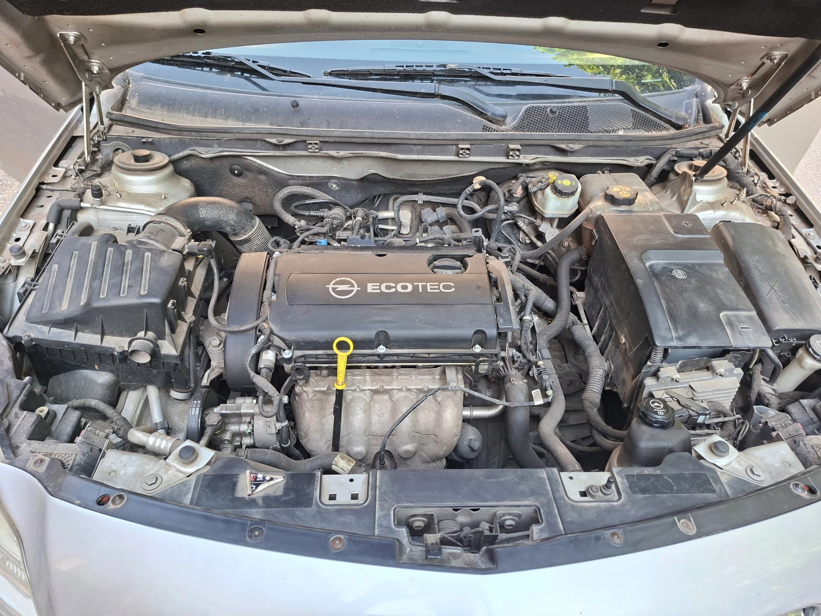 Opel Insignia 1.6, снимка 13 - Автомобили и джипове - 55097521