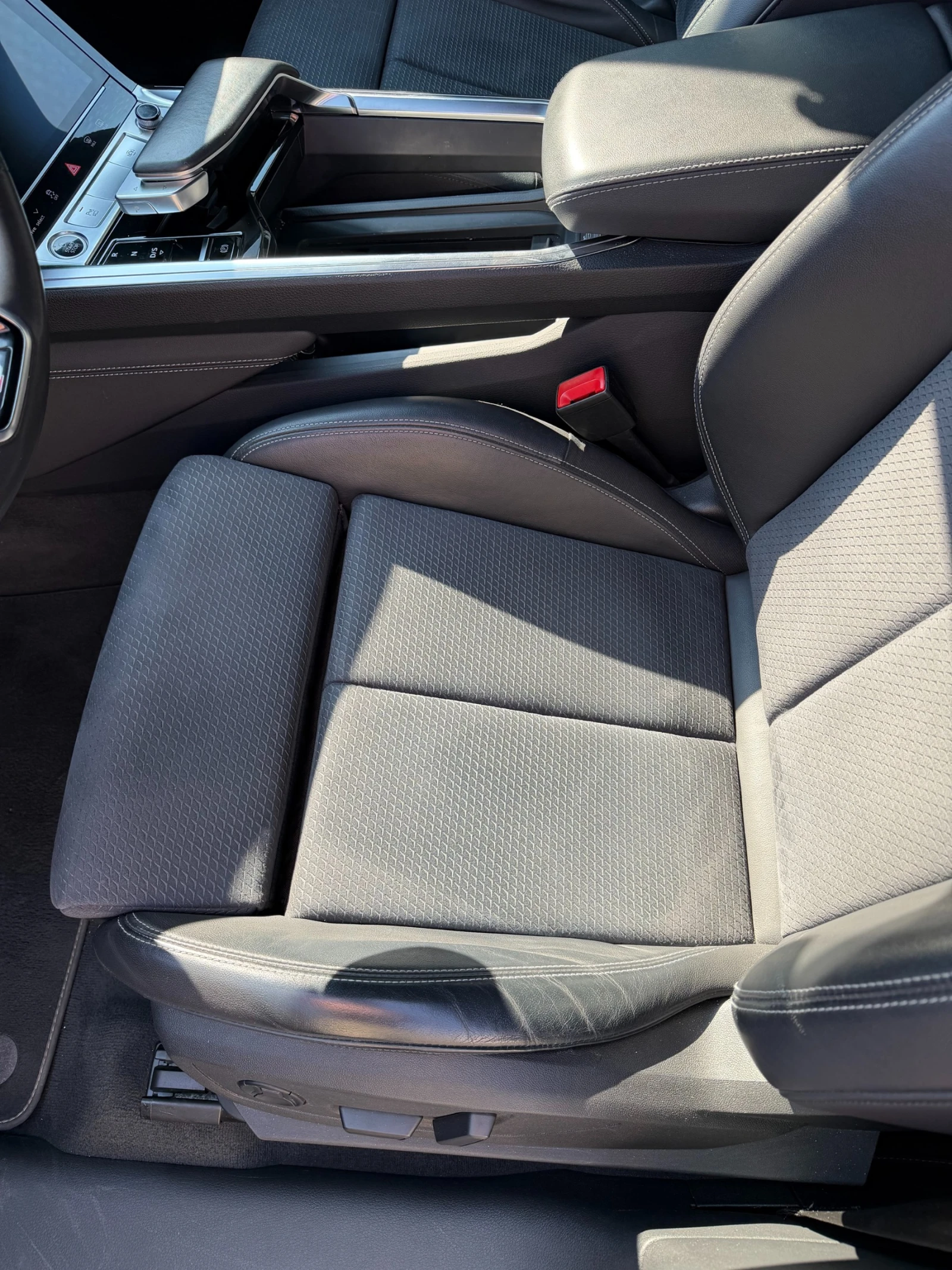 Audi E-Tron 95 kW, снимка 11 - Автомобили и джипове - 55584134