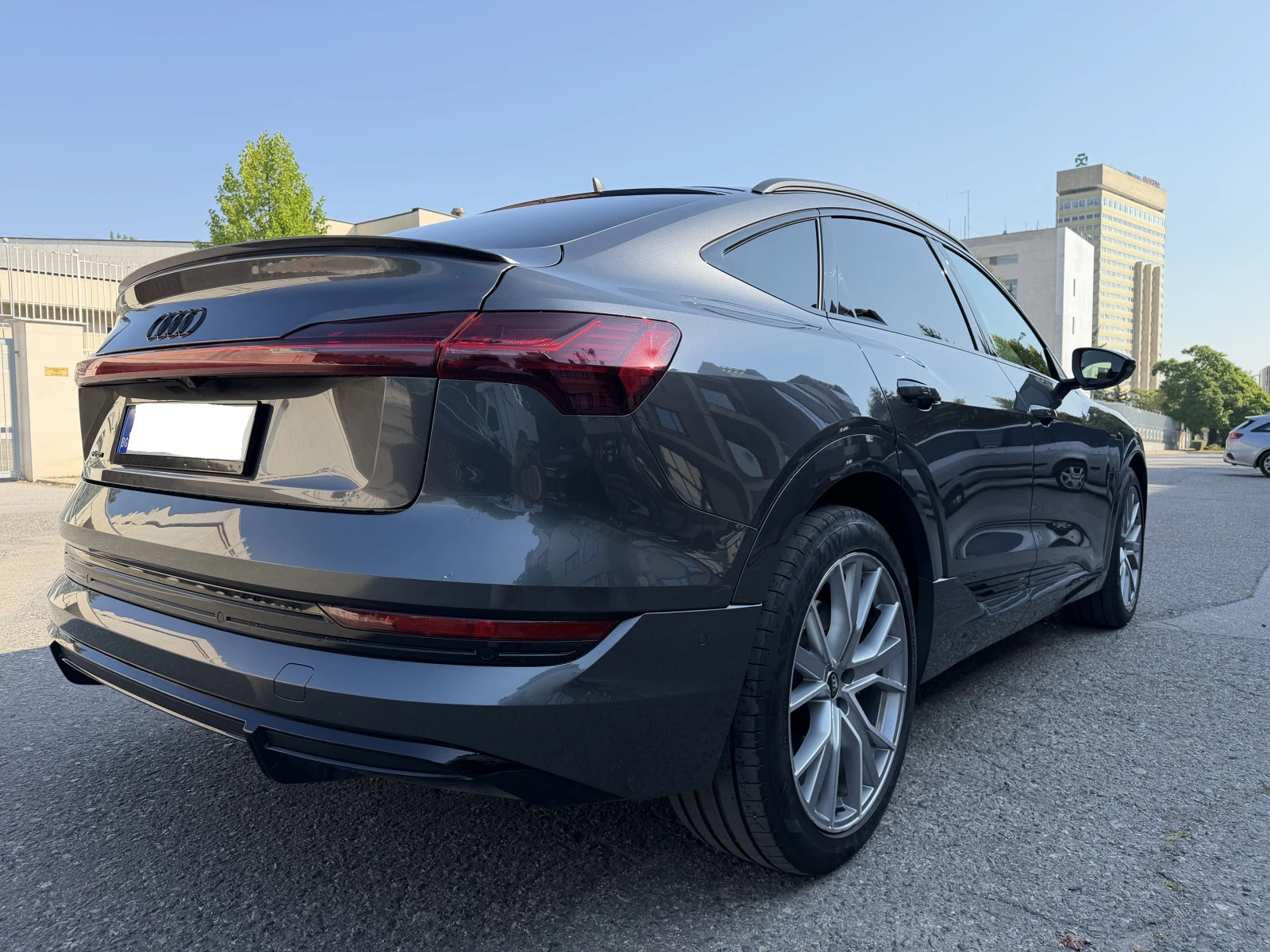 Audi E-Tron 95 kW, снимка 5 - Автомобили и джипове - 55584134