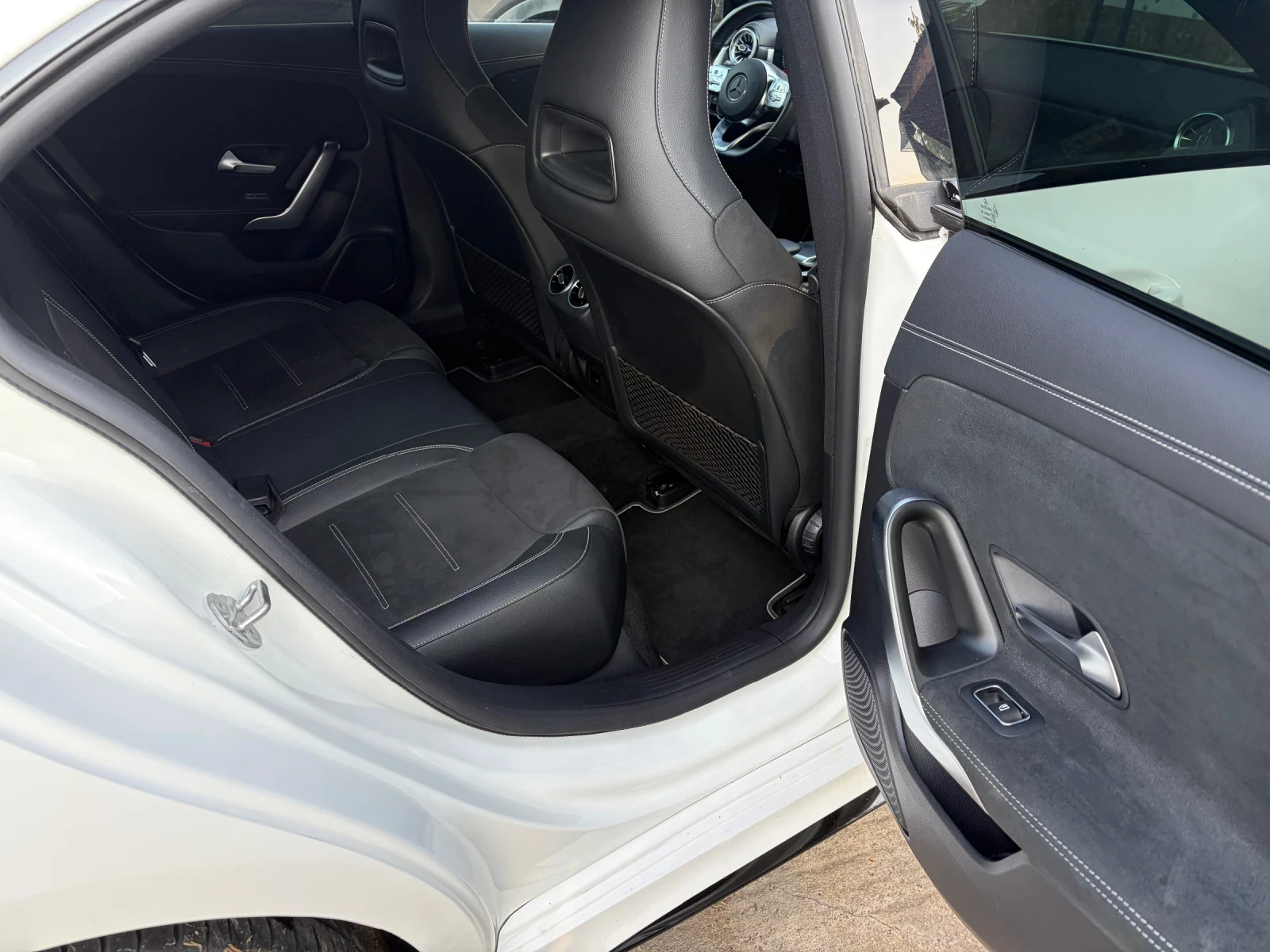Mercedes-Benz CLA 200 AMG SPORT, снимка 12 - Автомобили и джипове - 55806032