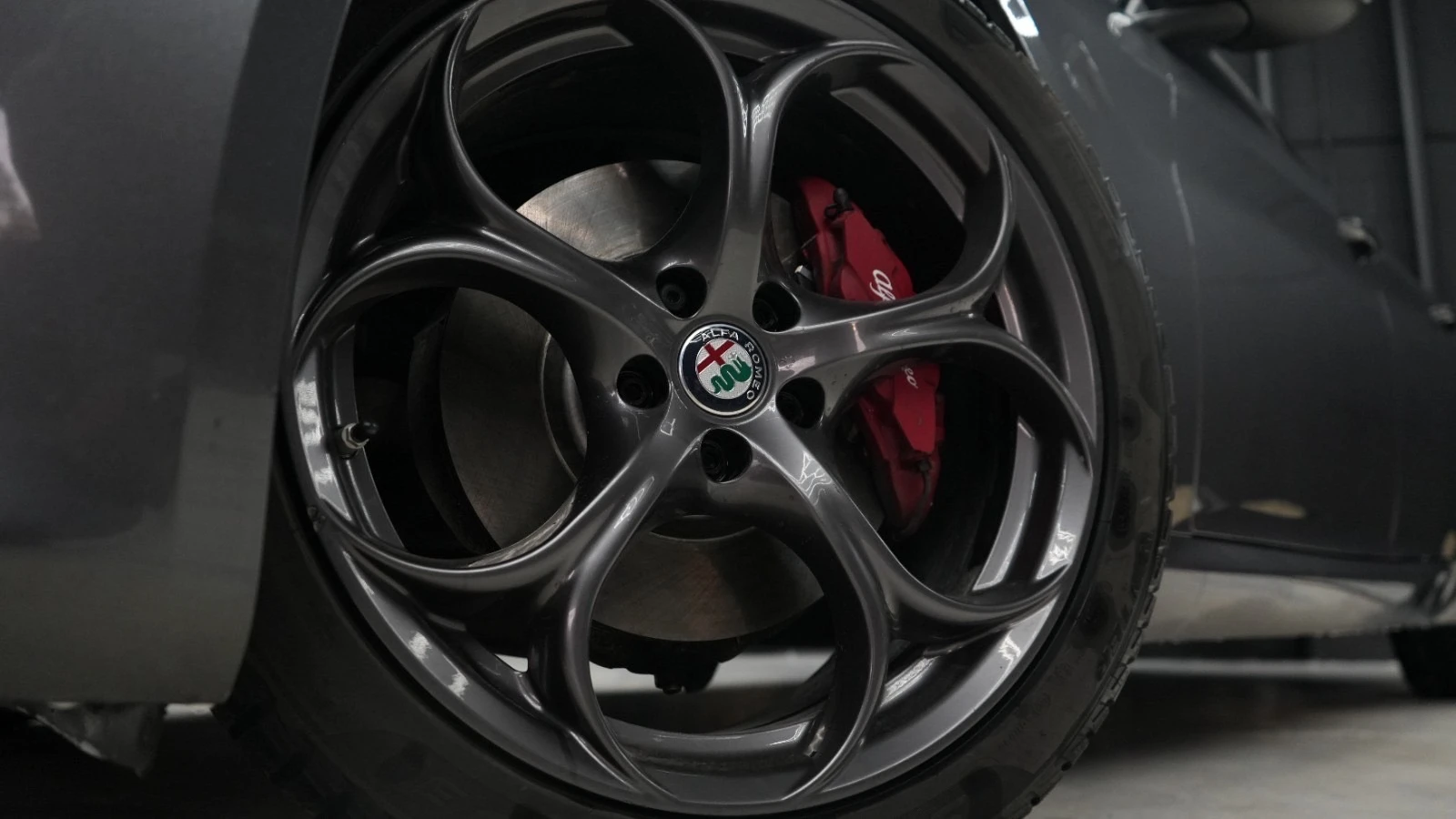 Alfa Romeo Giulia Ti Sport AWD | No Accidents, снимка 10 - Автомобили и джипове - 56062089