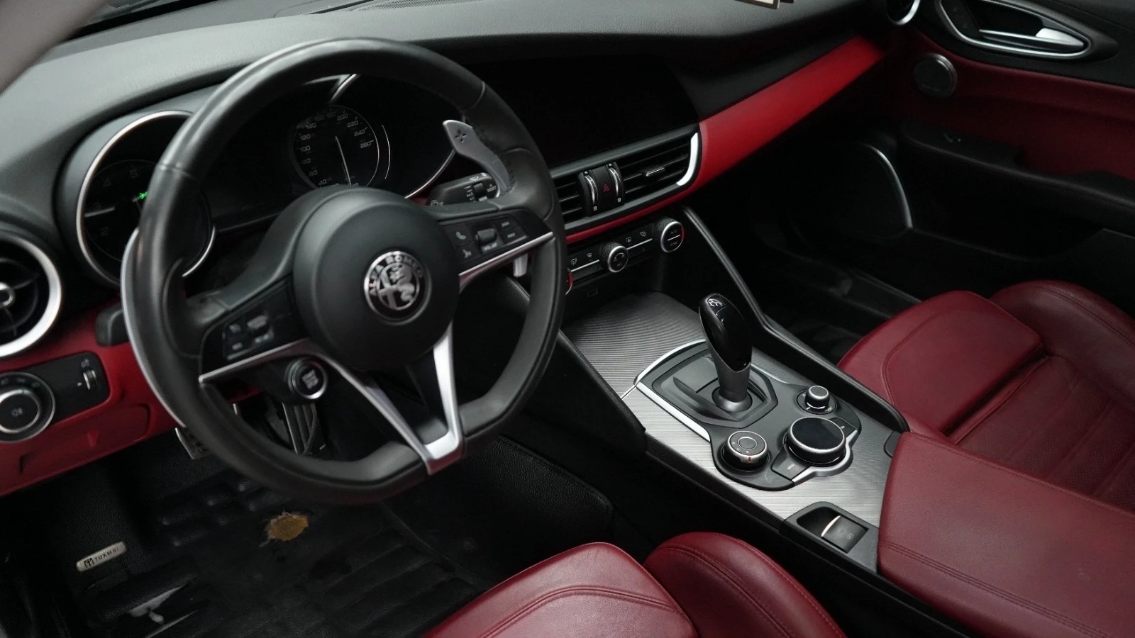 Alfa Romeo Giulia Ti Sport AWD | No Accidents, снимка 14 - Автомобили и джипове - 56062089
