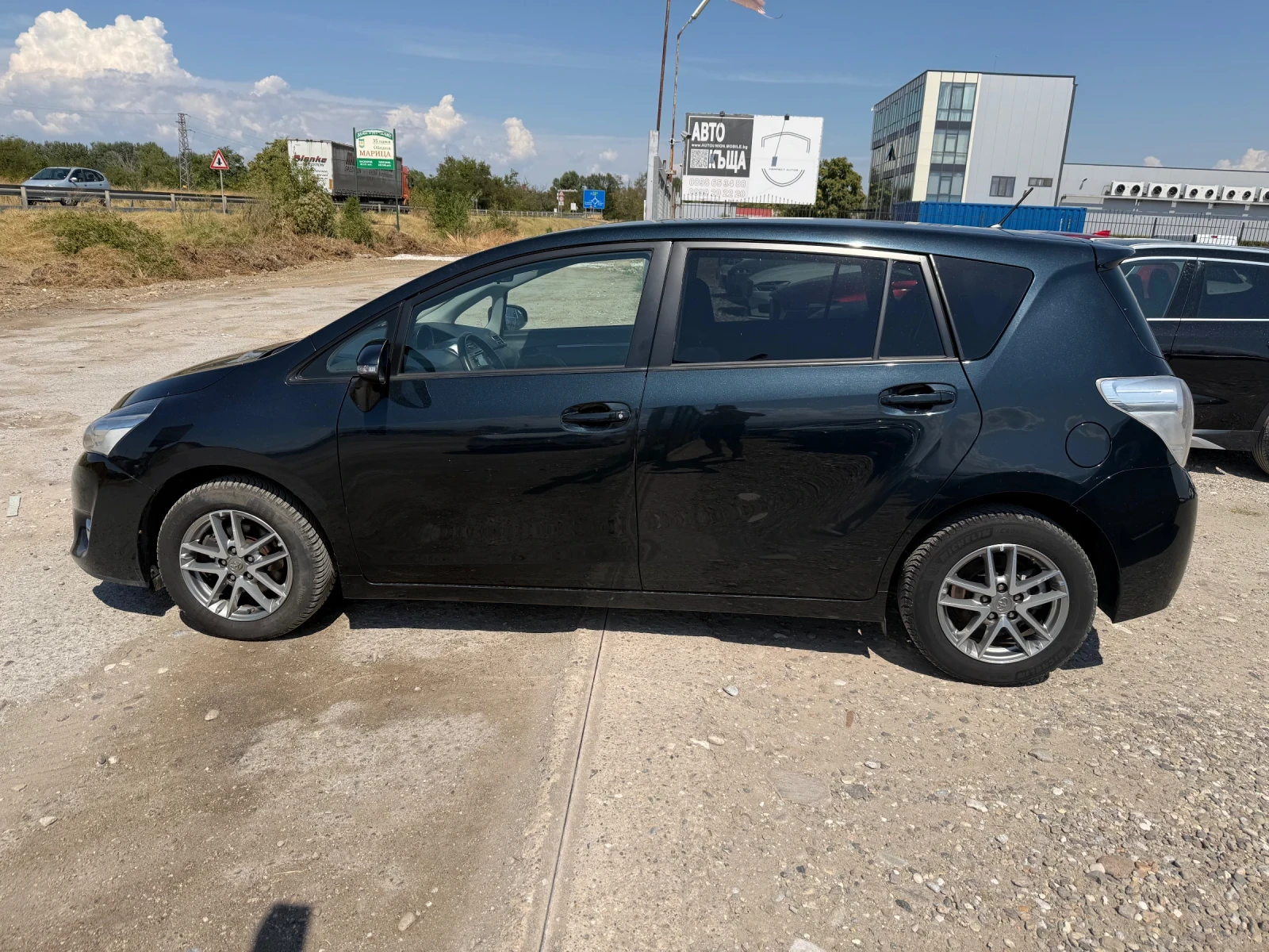 Toyota Verso 1.6 D, снимка 8 - Автомобили и джипове - 56115186