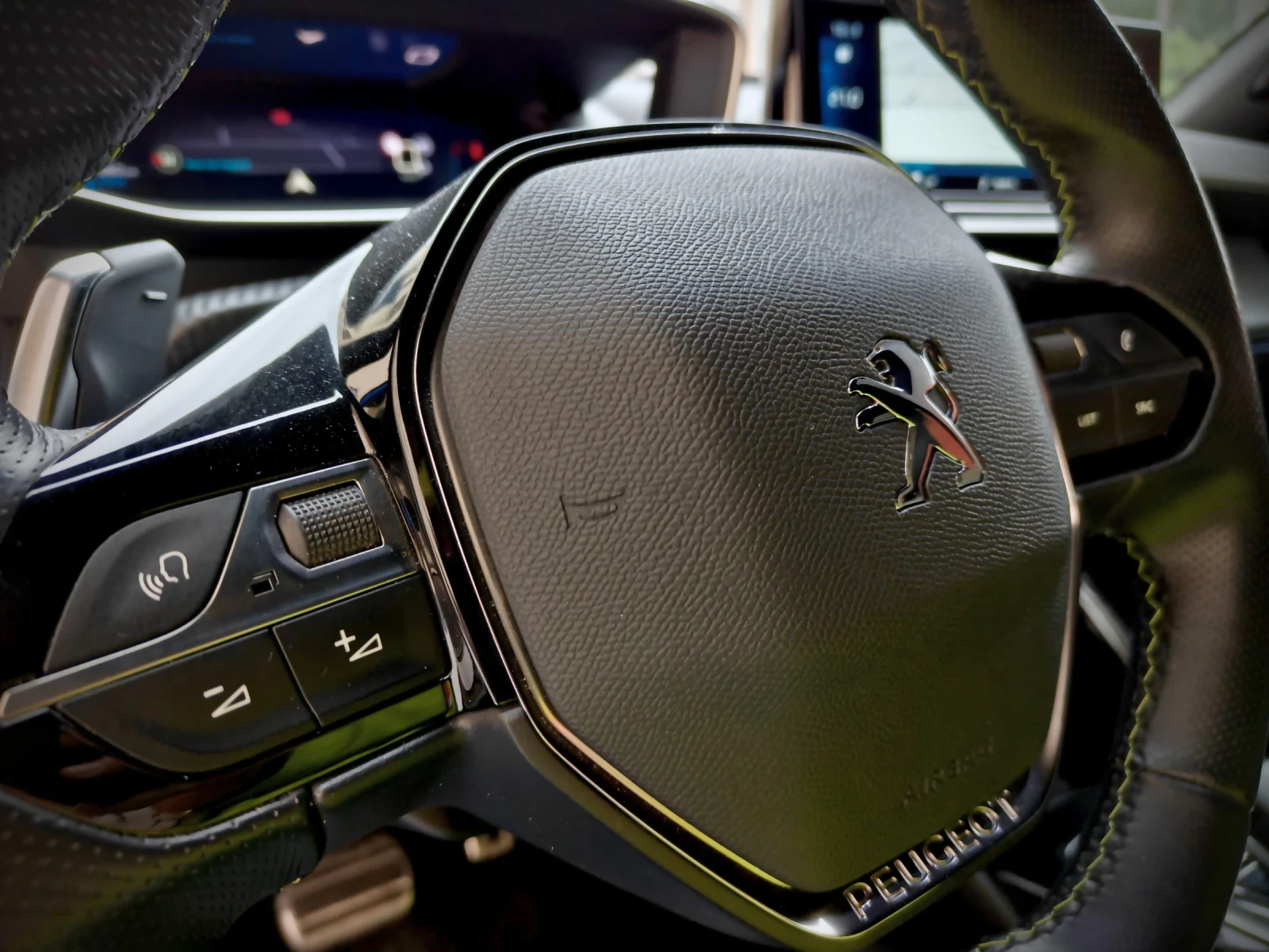 Peugeot 2008 GT, снимка 5 - Автомобили и джипове - 56266116