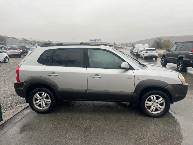 Hyundai Tucson 2.0 4* 4, снимка 3 - Автомобили и джипове - 47991683